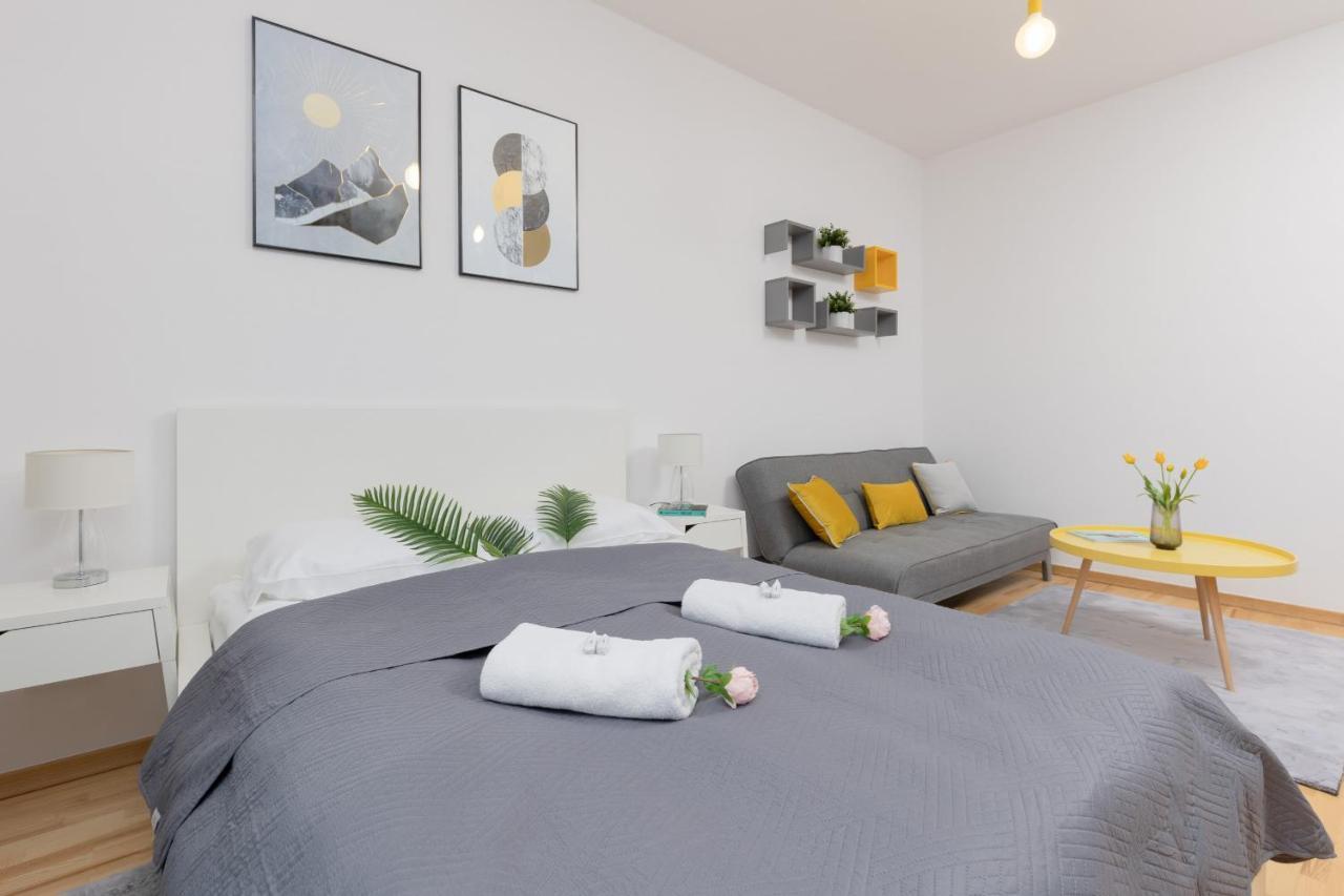 Warsaw Wola Apartment Near Nocny Market By Noclegi Renters Ngoại thất bức ảnh