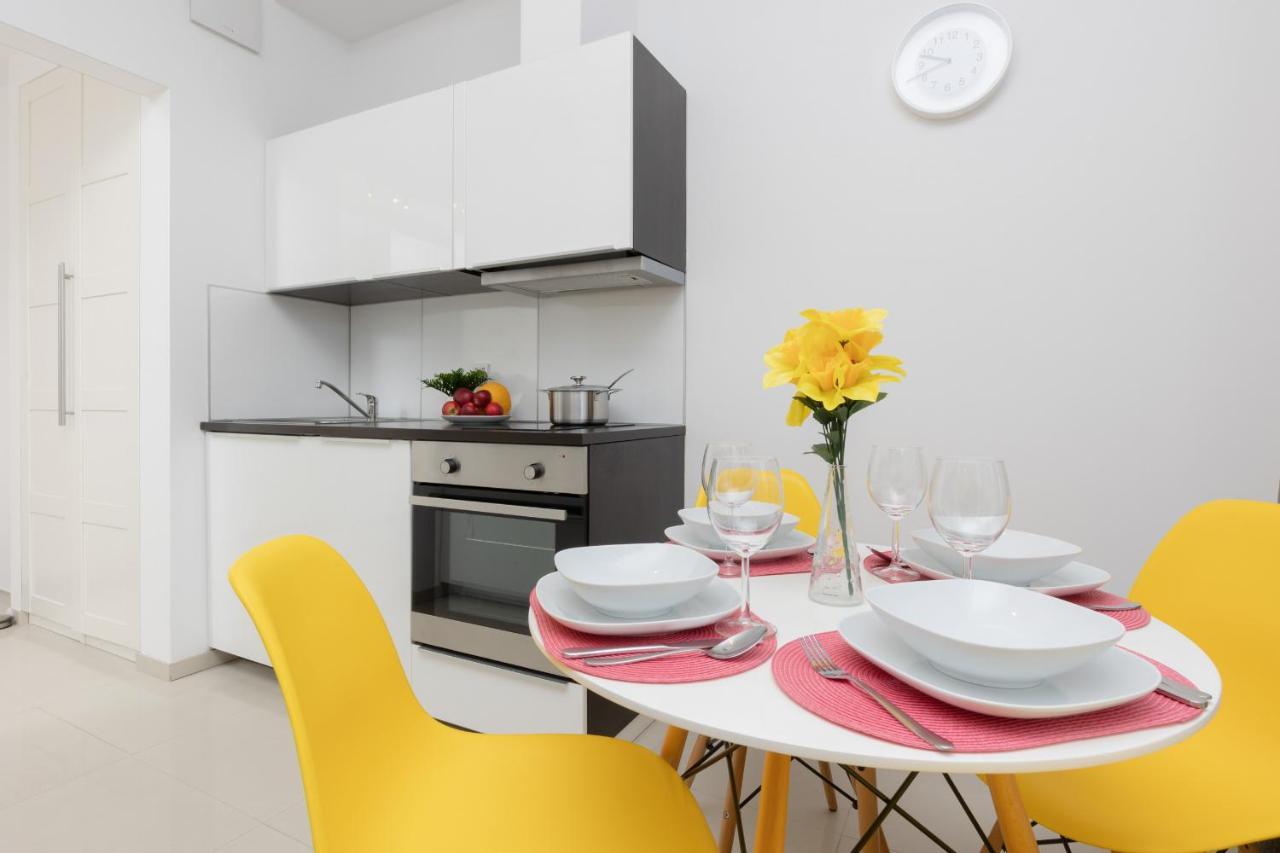 Warsaw Wola Apartment Near Nocny Market By Noclegi Renters Ngoại thất bức ảnh
